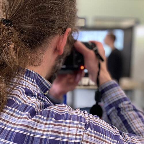 Klappe zu, Kamera läuft! Wir hatten Besuch von einem Filmteam und haben den Tag... Klappe zu, Kamera läuft! Wir hatten Besuch von einem Filmteam und haben den Tag...