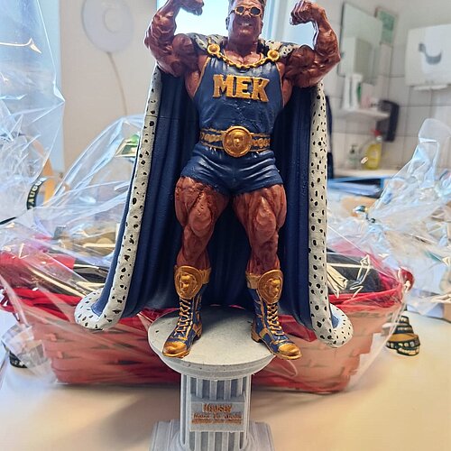Nicht alle Superhelden tragen Capes... Moment, unserer schon! 🦸♂️👑
Dieses... Nicht alle Superhelden tragen Capes... Moment, unserer schon! 🦸♂️👑
Dieses...